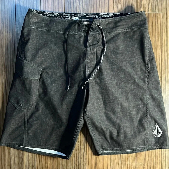 Volcom Other - Men’s Volcom swim shorts size 32